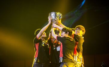 腾讯在世界十大游戏公司中排名第一，优势巨大，第二不是暴雪！